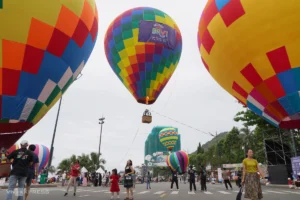  Khai thác tour “Bay khinh khí cầu”